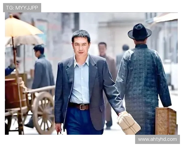 《借枪》：谍战迷的盛宴，人性与信仰的交织史诗